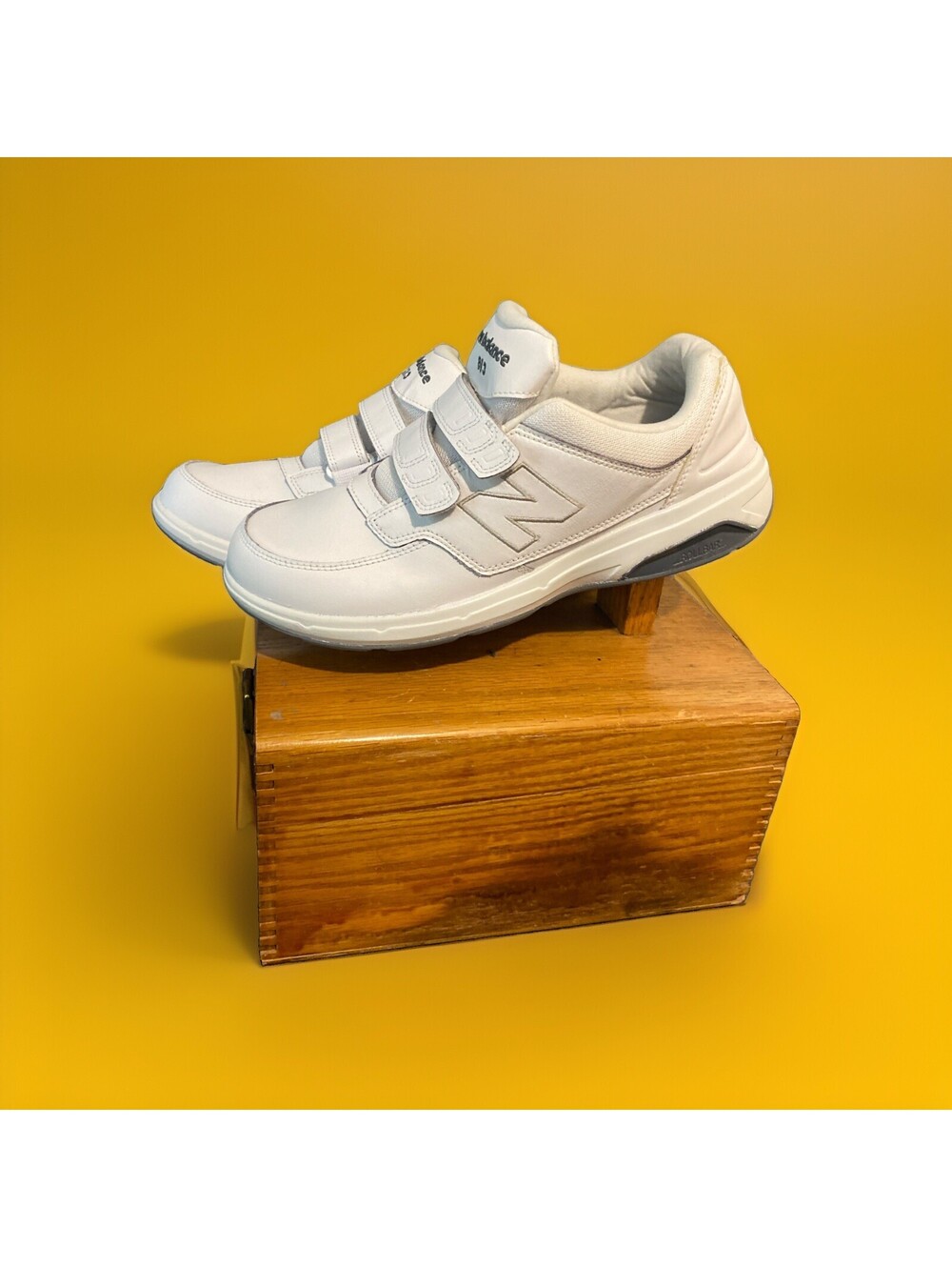 New Balance 813 Men's size 9 white